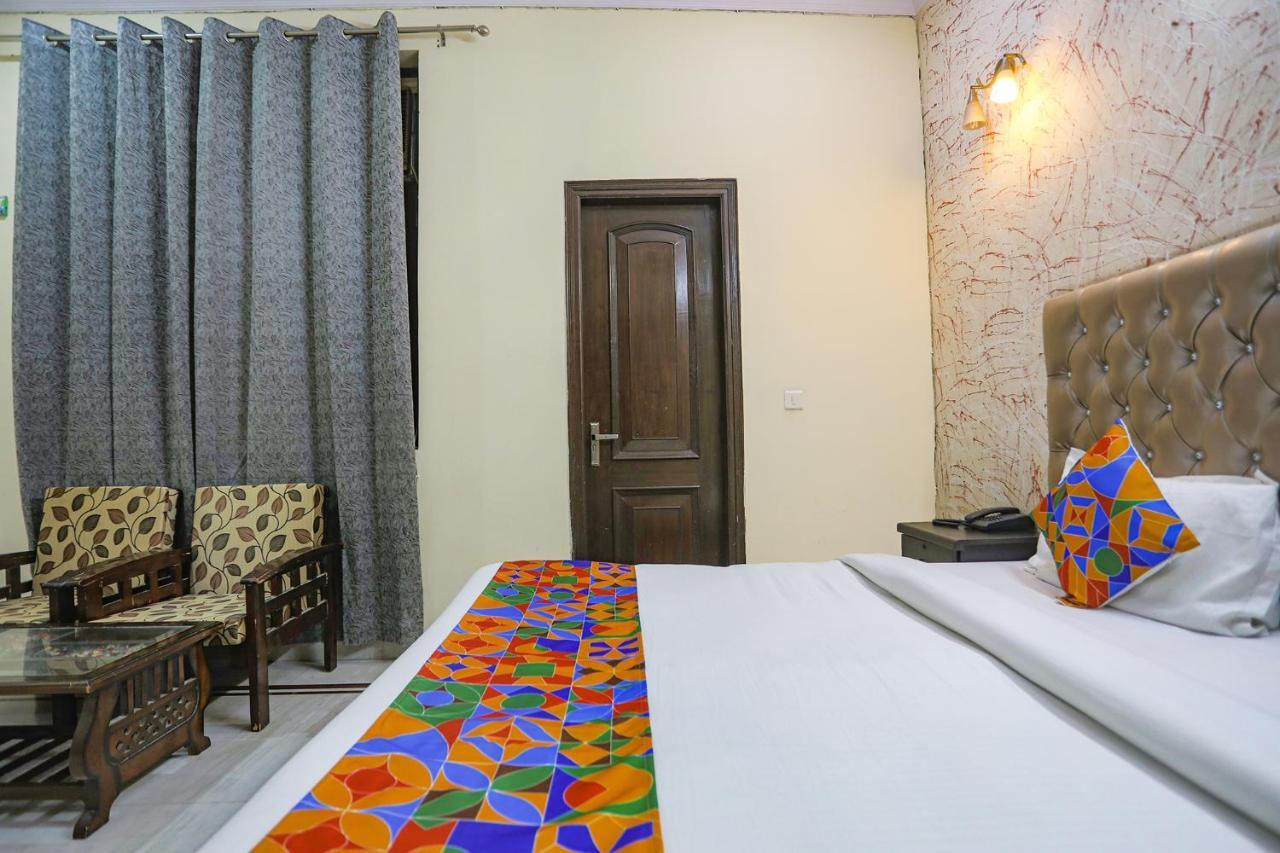 Fabexpress Hm Palace Hotel Noida Luaran gambar