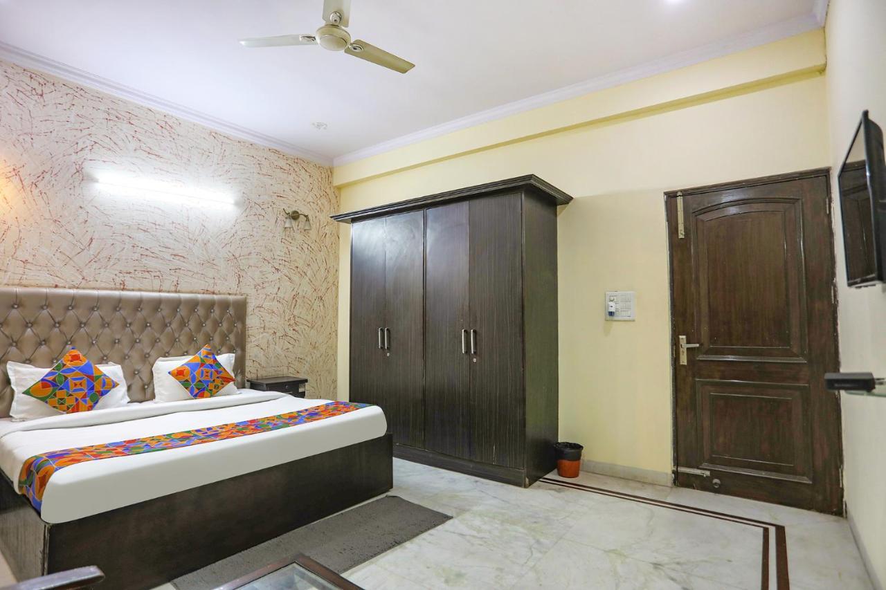 Fabexpress Hm Palace Hotel Noida Luaran gambar