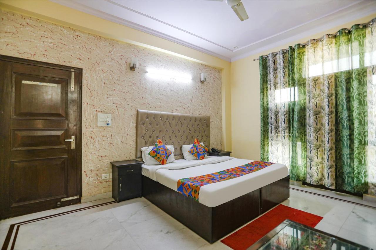 Fabexpress Hm Palace Hotel Noida Luaran gambar