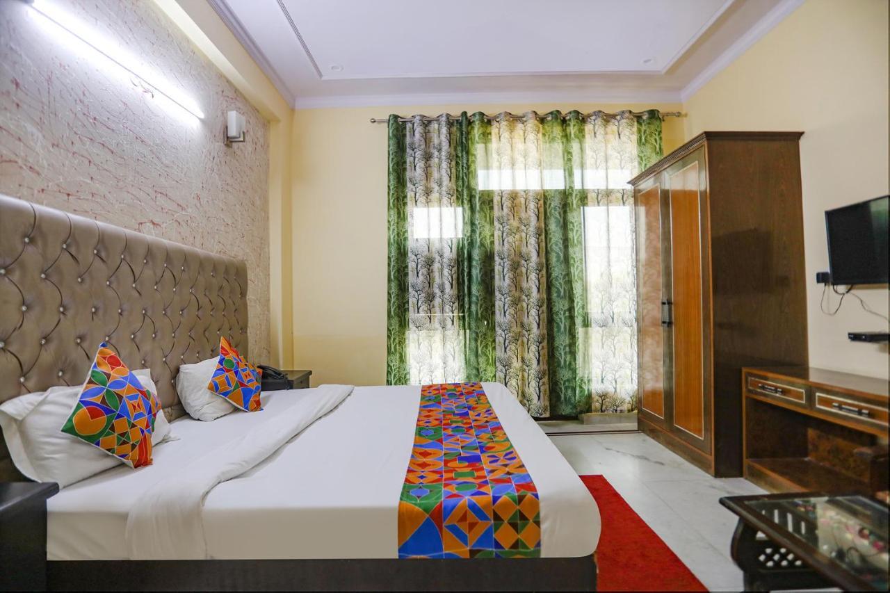 Fabexpress Hm Palace Hotel Noida Luaran gambar