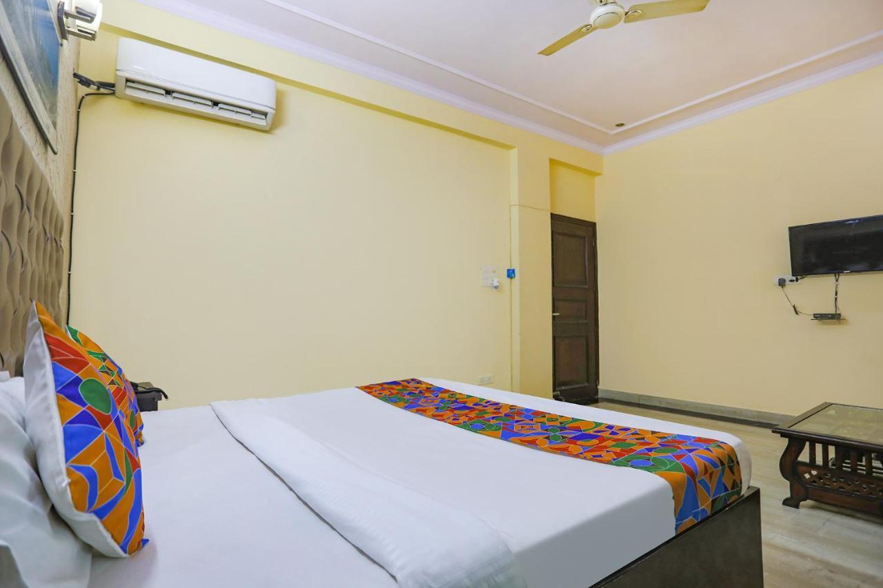 Fabexpress Hm Palace Hotel Noida Luaran gambar