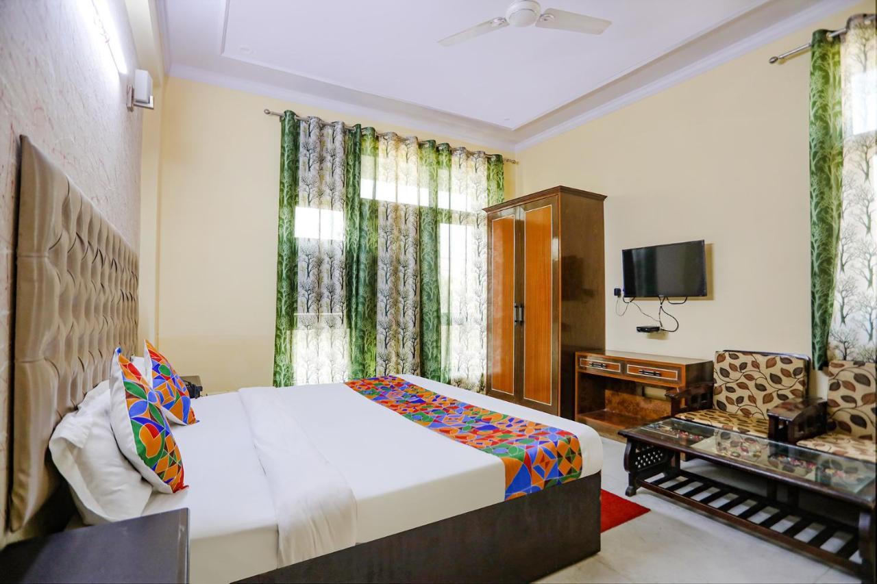 Fabexpress Hm Palace Hotel Noida Luaran gambar